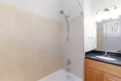 408 Eichwurzel Lane #D, Houston, TX 77009 - Photo 14