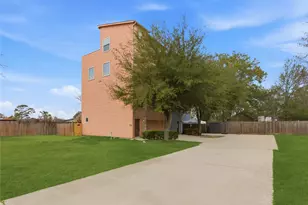 408 Eichwurzel Ln, Houston, TX 77009 - Photo 2