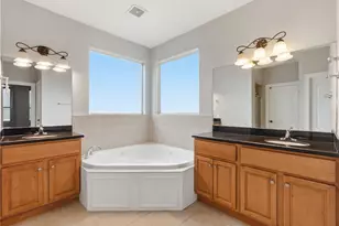 408 Eichwurzel Ln, Houston, TX 77009 - Photo 32