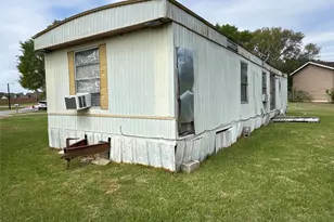 646 Baker St, Hempstead, TX 77445 - Photo 14