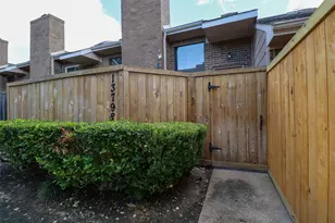 13798 Hollowgreen Dr, Houston, TX 77082 - Photo 28