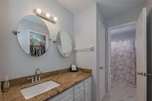 13798 Hollowgreen Dr, Houston, TX 77082 - Photo 12