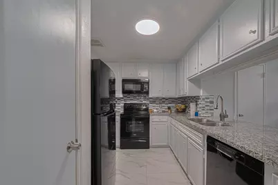 13798 Hollowgreen Drive #305, Houston, TX 77082 - Photo 8