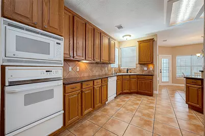 6 Kings Hill Lane, Humble, TX 77346 - Photo 8
