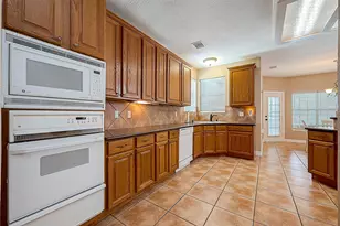 6 Kings Hill Ln, Humble, TX 77346 - Photo 8