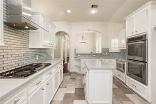 9406 Bevlyn Dr, Houston, TX 77025 - Photo 12