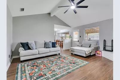 101 N Wagon Lane N, Angleton, TX 77515 - Photo 4