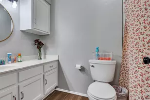 101 N Wagon Ln N, Angleton, TX 77515 - Photo 16