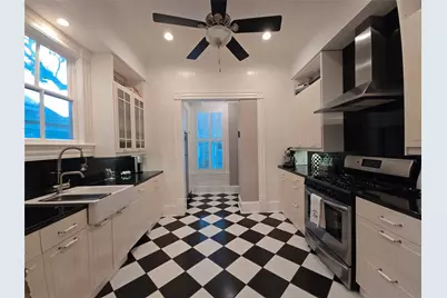 2526 Ursuline Street, Galveston, TX 77550 - Photo 8