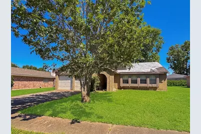 10407 Huntington Wood Drive, Houston, TX 77099 - Photo 2