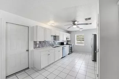 13392 Southshore Drive, Conroe, TX 77304 - Photo 10