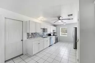 13392 Southshore Dr, Conroe, TX 77304 - Photo 10