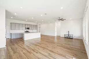15551 Blue Lake Dr, Mont Belvieu, TX 77523 - Photo 8