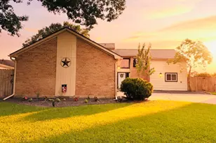 7215 Creek Crest Dr, Houston, TX 77095 - Photo 2