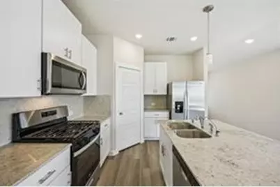 1913 Oregon White Oak Dr, Conroe, TX 77304 - Photo 10