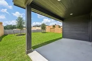 1913 Oregon White Oak Dr, Conroe, TX 77304 - Photo 4