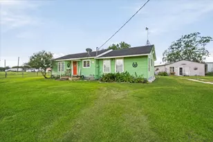 765 Norcross Rd, Wallis, TX 77485 - Photo 6
