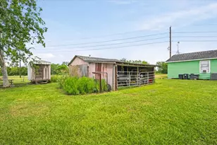 765 Norcross Rd, Wallis, TX 77485 - Photo 36