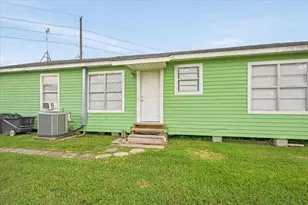 765 Norcross Rd, Wallis, TX 77485 - Photo 4