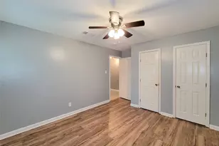 5846 Ettrick Dr, Houston, TX 77035 - Photo 18