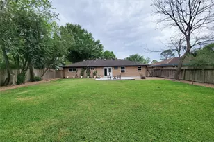 5846 Ettrick Dr, Houston, TX 77035 - Photo 38