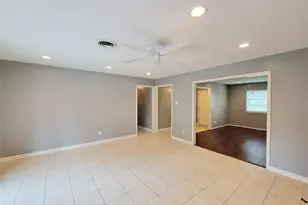 5846 Ettrick Dr, Houston, TX 77035 - Photo 10