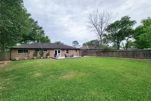 5846 Ettrick Dr, Houston, TX 77035 - Photo 36