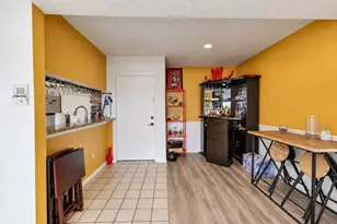 3015 Walnut Bend Ln, Houston, TX 77042 - Photo 2