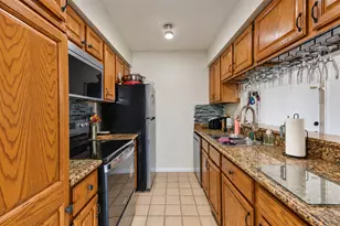 3015 Walnut Bend Ln, Houston, TX 77042 - Photo 10