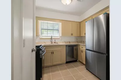 72 Oldstream Court, The Woodlands, TX 77381 - Photo 12