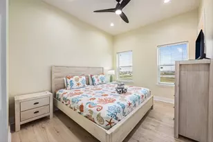 11207 Schwartz Dr, Galveston, TX 77554 - Photo 24