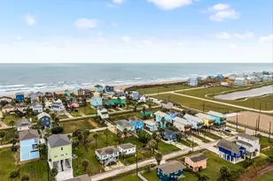 11207 Schwartz Dr, Galveston, TX 77554 - Photo 34