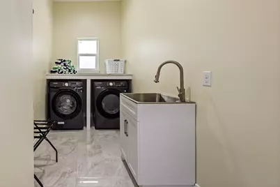 11207 Schwartz Drive, Galveston, TX 77554 - Photo 18