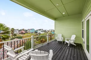11207 Schwartz Dr, Galveston, TX 77554 - Photo 30