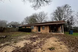 129 E John St, Centerville, TX 75833 - Photo 2