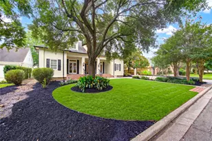 4615 Laurel St, Bellaire, TX 77401 - Photo 2
