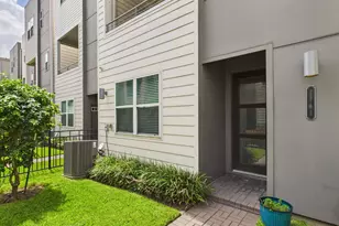 2761 Clinton Dr, Houston, TX 77020 - Photo 2