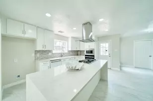 619 Green Belt Dr, Sugar Land, TX 77498 - Photo 12