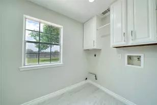 619 Green Belt Dr, Sugar Land, TX 77498 - Photo 14