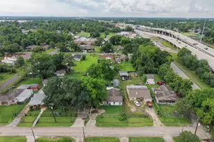 1213 Post St, Houston, TX 77022 - Photo 14