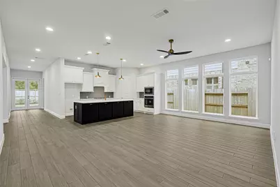949 Cortez Creek Drive, Conroe, TX 77304 - Photo 4
