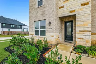 4639 Sleepy Retreat Trl, Fulshear, TX 77441 - Photo 2