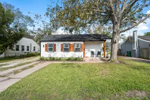 729 Kyle St, Angleton, TX 77515 - Photo 32