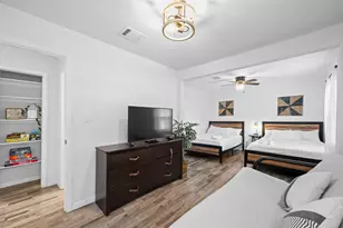 729 Kyle St, Angleton, TX 77515 - Photo 28