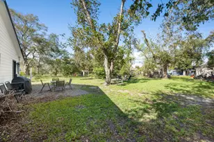 729 Kyle St, Angleton, TX 77515 - Photo 34