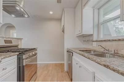 15531 Edenvale Street, Friendswood, TX 77546 - Photo 8