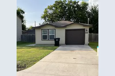 411 Armstrong Street, Houston, TX 77029 - Photo 1