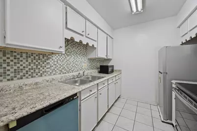 4649 Wild Indigo Street #337, Houston, TX 77027 - Photo 10