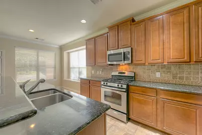 10 Quillwood Place, The Woodlands, TX 77354 - Photo 4