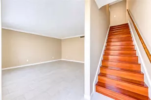 9265 Westwood Village Dr, Houston, TX 77036 - Photo 10